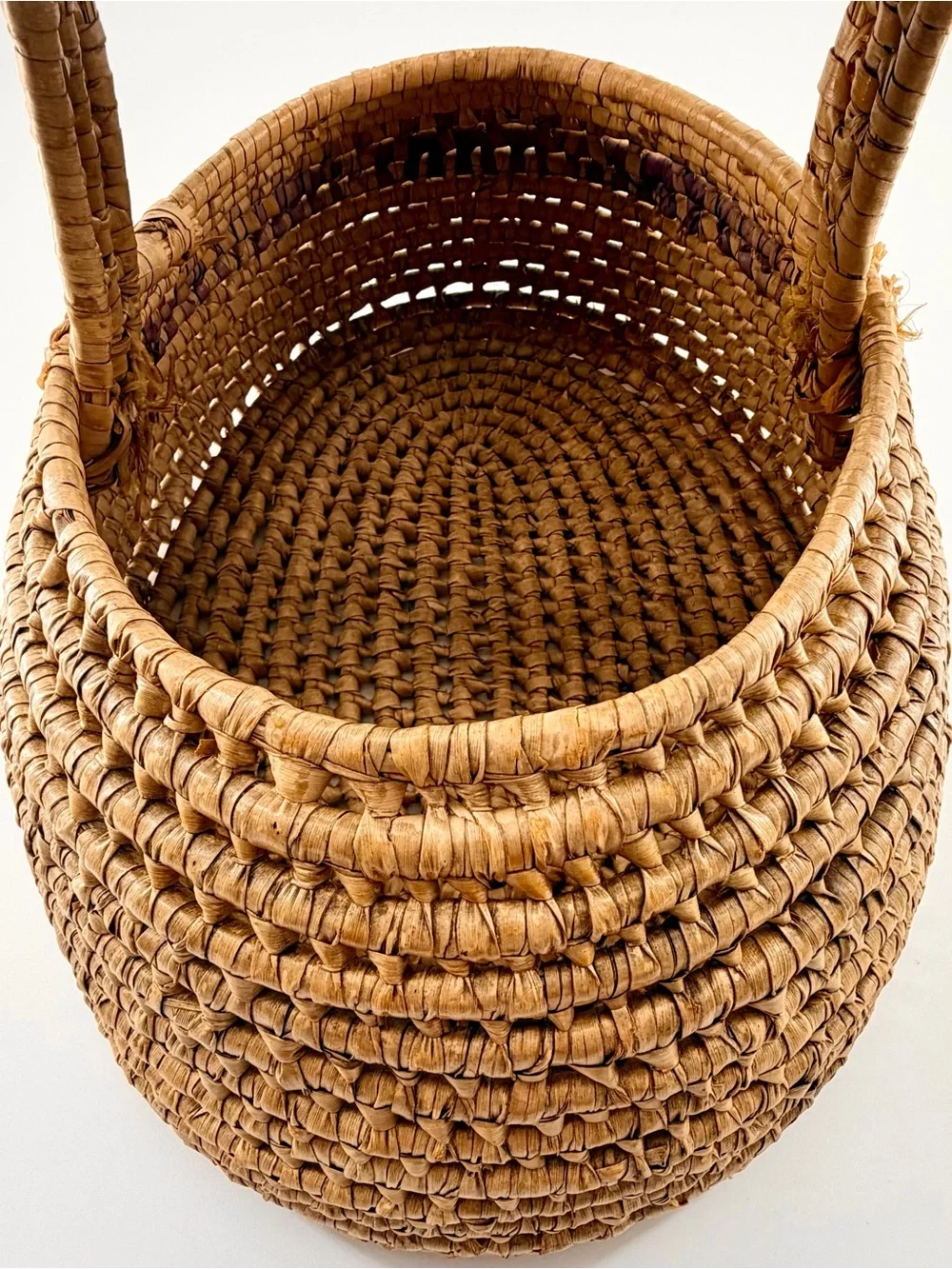 Hand Woven Native American Indian Tribal Southwestern Primitive Yucca Basket